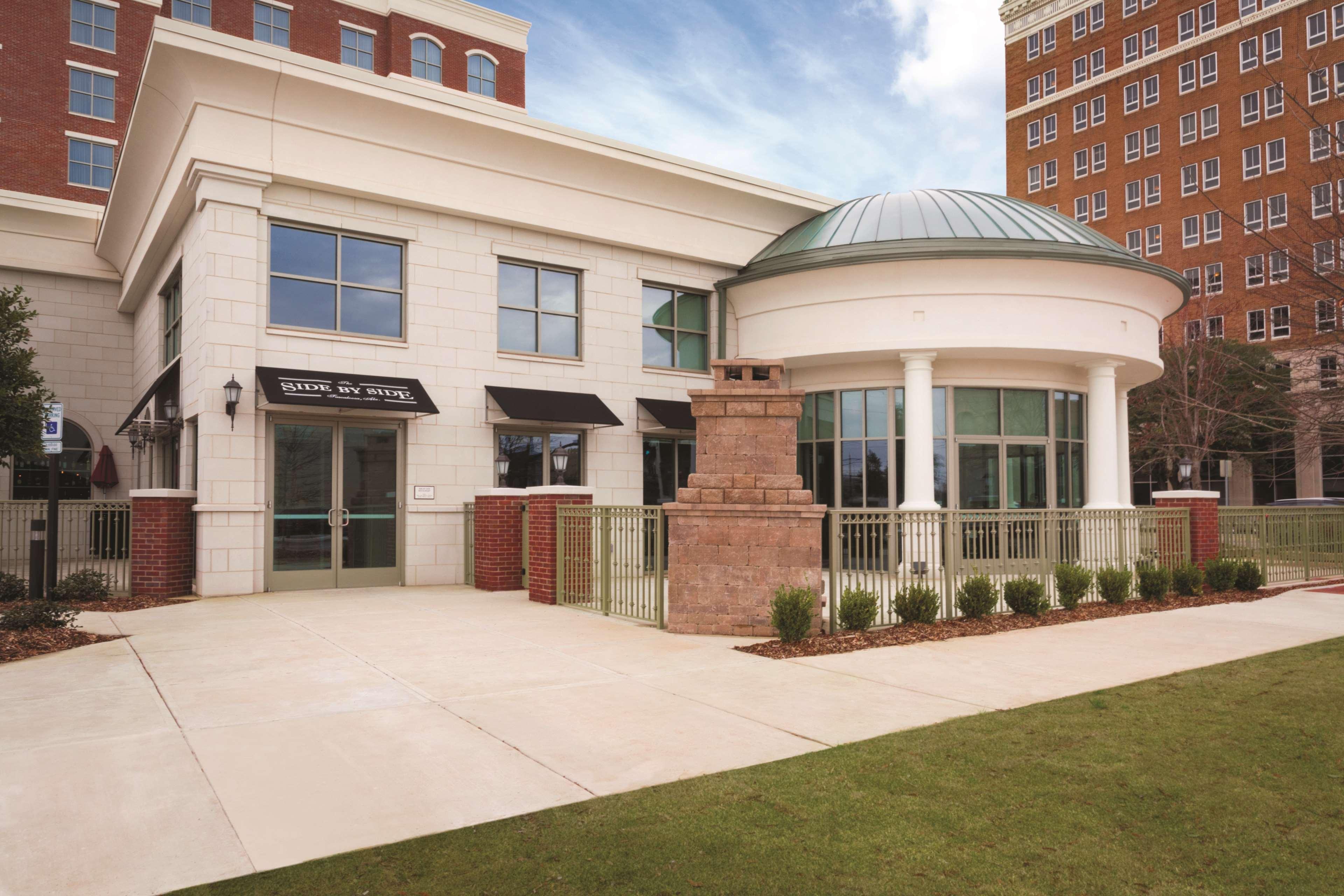 Embassy Suites By Hilton Tuscaloosa Alabama Downtown Exterior photo